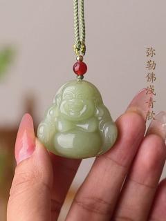 戴晴水绿和田玉弥勒佛吊坠的3个心静时刻🌿