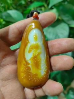 顶级藏家为何把"带皮籽料观音"当隐形资产?看懂和田玉毛孔里的财富密