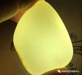 如何用肉眼鉴别和田玉