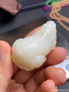 白玉米达料貔貅吊坠