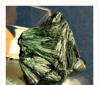 和田玉透明度与颜色对和田玉品质的双重影响