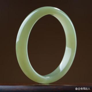 和田玉手镯哪个牌子最火?这9款爆款手镯,佩戴舒适度,品质保证!